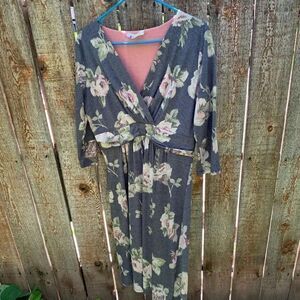 Mimi & Daphne dress crisscross front mid sleeve